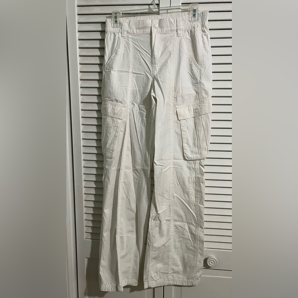 Woman’s H&M Divided Crisp White Linen Like Cargo pants Size 2
